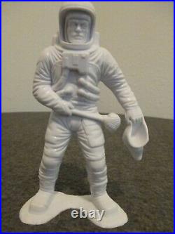 1960s-70s LOT of 7 MARX 6 ASTRONAUT FIGURES (EXCELLENT OVERALL CONDITION) READ