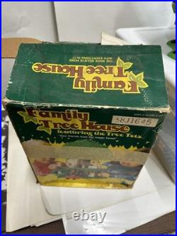 1975 Kenner FAMILY TREE HOUSE withAccessories Figures original box Dog House HTF
