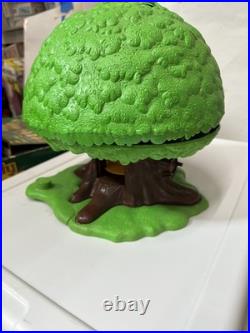 1975 Kenner FAMILY TREE HOUSE withAccessories Figures original box Dog House HTF