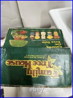 1975 Kenner FAMILY TREE HOUSE withAccessories Figures original box Dog House HTF