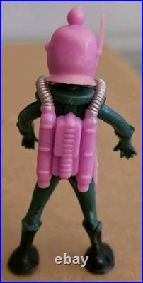 23 Vintage 1970s Hong Kong Space Astronaut Figures 2 Backpack Types Color Varies