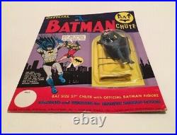 BATMAN VINTAGE 1966 OFFICIAL BAT CHUTE TOY ON CARD, RARE withBONUS FIGURE