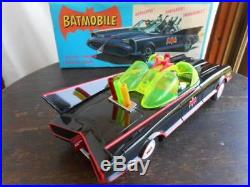 Batman Bat Mobil 215/590 Large Tin Toy Vintage Figure86