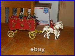 CAST IRON KENTON OVERLAND CIRCUS BAND WAGON WithHORSES 7 FIGURES GOOD PIECE LOOK