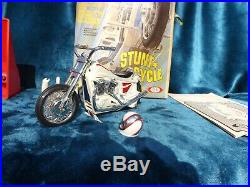 COMPLETE 1st. EDITION EVEL KNIEVEL STUNT CYCLE, ENERGIZER and FIGURE IN ORIG BOX