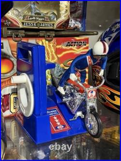 EVIL KNIEVEL ROBBIE KNIEVEL CHROME STUNT CYCLE WFIGURE SET- RARE! 1973 Vintage