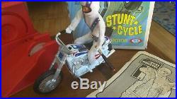 Early 2nd Edition EVEL KNIEVEL STUNT CYCLE Figure, Launcher, Instructions & BOX