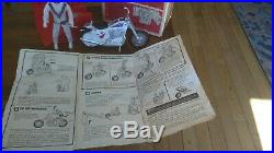 Early 2nd Edition EVEL KNIEVEL STUNT CYCLE Figure, Launcher, Instructions & BOX