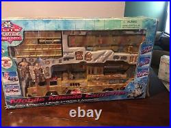 Elite Operations Military 2001 Geoffrey, Inc. Distributed By Toys R Us, 4MistGuns