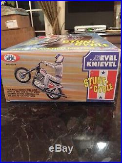Evel Knievel 1975 Stunt Cycle Action Figure & Yellow Launcher In Orig Box