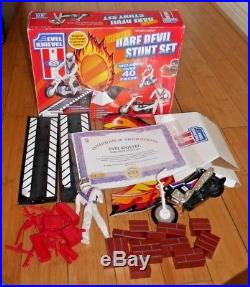 Evel Knievel Deluxe Dare Devil Stunt Set Cycle Action Figure Launcher Rare B994