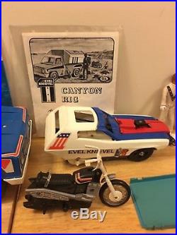 Evel Knievel Lot Canyon Rig Stunt & Crash Car Trail Bike 5 Figures Accessories