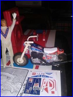 Evel Knievel Super Stunt Cycle With Figure & Gyro Launcher