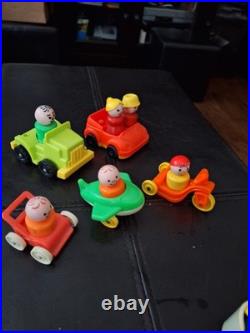 Fisher Price TUDER HOUSE 952 vintage- With Aproximately 50 Accessories