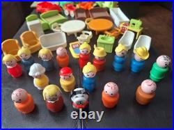 Fisher Price TUDER HOUSE 952 vintage- With Aproximately 50 Accessories