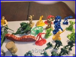 LARGE LOT OF VINTAGE GREENBRIAR ARMY MEN and DISNEY PIXAR and MARVEL FIGURINES LARGE LOT OF VINTAGE GREENBRIAR ARMY MEN and DISNEY PIXAR and MARVEL FIGURINES