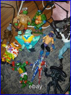 Looooookkk! 25 Vintage Awesum Action Figures
