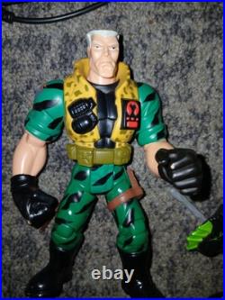 Looooookkk! 25 Vintage Awesum Action Figures