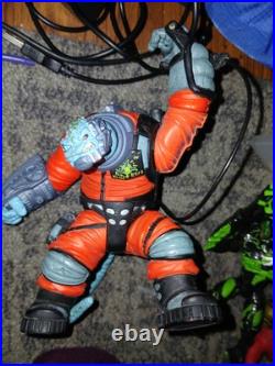 Looooookkk! 25 Vintage Awesum Action Figures