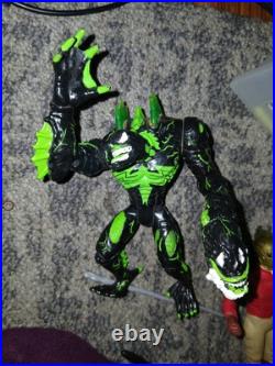 Looooookkk! 25 Vintage Awesum Action Figures
