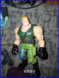 Looooookkk! 25 Vintage Awesum Action Figures