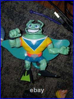 Looooookkk! 25 Vintage Awesum Action Figures