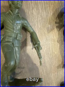 Lot Of Vintage 1964 Louis Marx & Co. Cowboys Knight & Indians 6 Plastic Figures