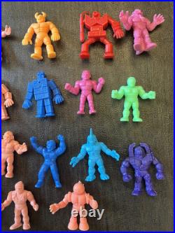 M. U. S. C. L. E. Men LOT of 24 original/variants with2 trash cans orig series 1985-86
