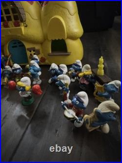 MUSICAL PACK VINTAGE 1970s-1980s LOT ORIGINAL PVC SMURFS AND HOUSE