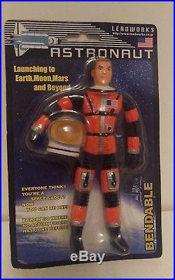 Major Matt Mason Red LEADWORKS clone Astronaut Figure mint on card (AA102)