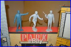 Marx Man from UNCLE Display with Figures Napoleon Solo and Illya Kuryakin