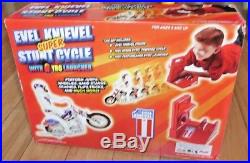NEW IN BOX Evel Knievel Super Stunt Cycle Set Action Figure & Gyro Launcher B012