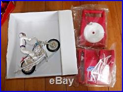 NEW IN BOX Evel Knievel Super Stunt Cycle Set Action Figure & Gyro Launcher B318