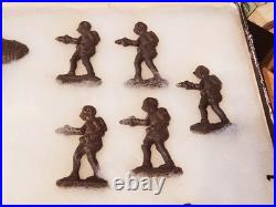 NICE 1930s RAPAPORT LOT OF 26 PIECES BUCK ROGERS LEAD SPACE CADET FIGURES & SHIP