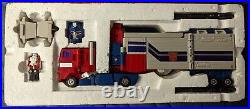 NM Transformers G1 Powermaster Optimus Prime 1987 Vintage Complete Toy