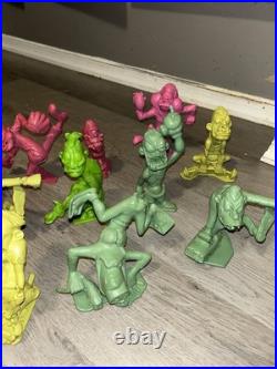 Nutty Mads 1960 Louis Marx 6-7 Toy Weird Monster Figure Lot of 14 Weird-Oh's