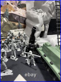 P-604 Vintage Has Marketing Hill Top Alpha Action Playset With Accessories
