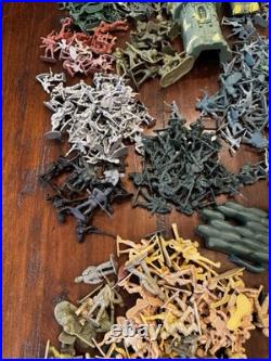 RARE Huge Mixed Lot of Vintage Plastic Army Men Soldiers & Accessories