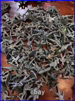 RARE Huge Mixed Lot of Vintage Plastic Army Men Soldiers & Accessories