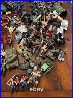 RARE Huge Mixed Lot of Vintage Plastic Army Men Soldiers & Accessories