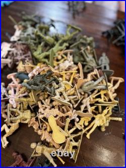 RARE Huge Mixed Lot of Vintage Plastic Army Men Soldiers & Accessories