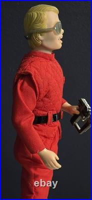 RARE Vintage V Enemy Visitor 12-inch Action Figure w Gun and Shades PRISTINE