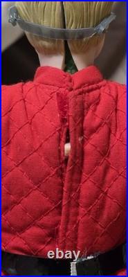 RARE Vintage V Enemy Visitor 12-inch Action Figure w Gun and Shades PRISTINE