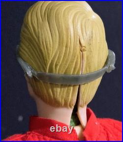 RARE Vintage V Enemy Visitor 12-inch Action Figure w Gun and Shades PRISTINE