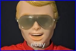 RARE Vintage V Enemy Visitor 12-inch Action Figure w Gun and Shades PRISTINE RARE Vintage V Enemy Visitor 12-inch Action Figure w Gun and Shades PRISTINE