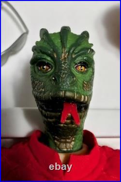 RARE Vintage V Enemy Visitor 12-inch Action Figure w Gun and Shades PRISTINE