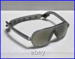 RARE Vintage V Enemy Visitor 12-inch Action Figure w Gun and Shades PRISTINE