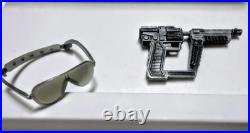 RARE Vintage V Enemy Visitor 12-inch Action Figure w Gun and Shades PRISTINE