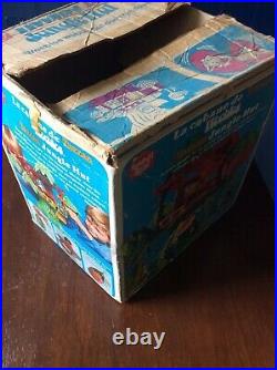 Rare Vintage 1976 Hasbro Weebles Tarzan Jungle Hut Near Complete with Box Figures