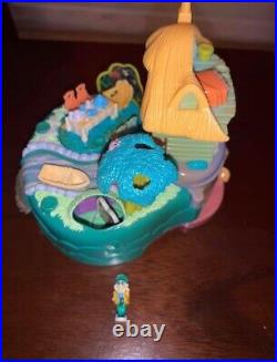 Ultra Rare Alice in Wonderland Bluebird Disney Polly Pocket playset 1 figure inc